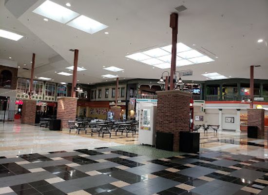 massachusetts/pioneer-valley/shop/hampshire-mall