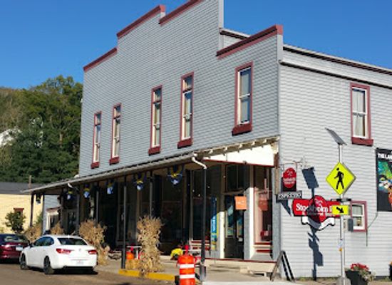 minnesota/minnesota-driftless-area/shop/stockholm-pie-and-general-store