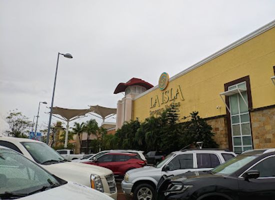 mexico/costa-grande/shop/la-isla-shopping-village