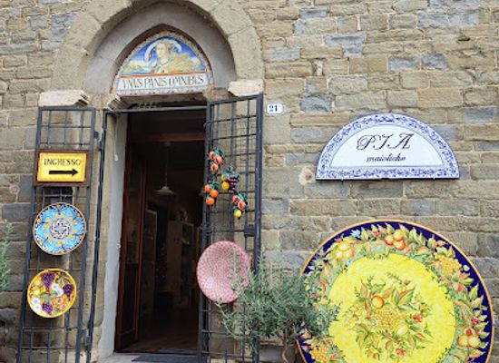 italy/umbria/shop/maioliche-pia