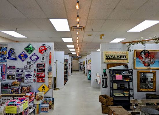kansas/hutchinson/shop/generations-of-hutch-vintage-market
