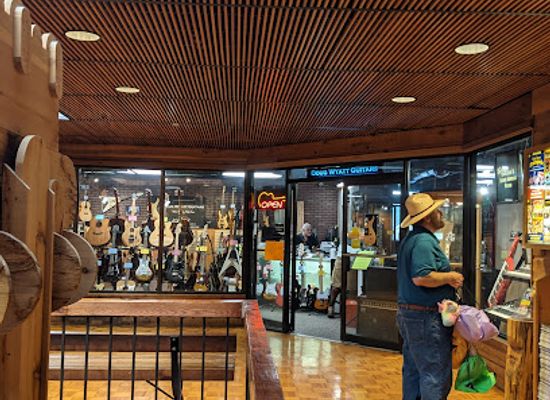 tennessee/great-smoky-mountains/shop/mountain-mall