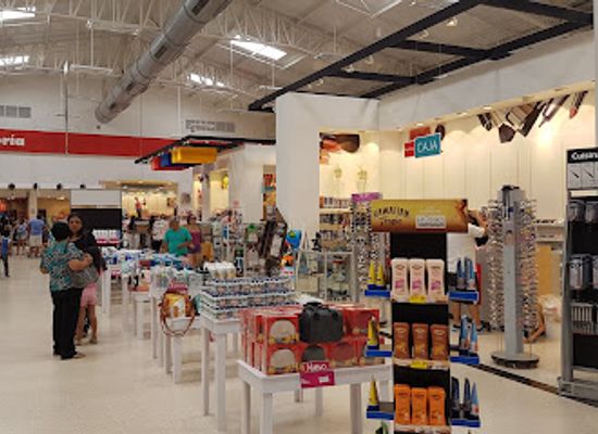 ecuador/manabi-region/shop/el-paseo-shopping-bahia-de-caraquez
