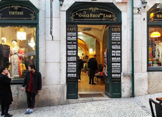 portugal/lisbon-coast/shop/a-outra-face-da-lua-baixa