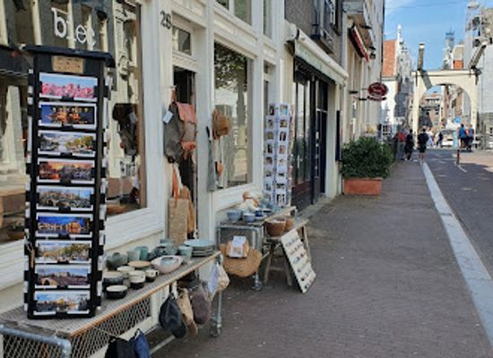 netherlands/amsterdam/centrum/shop/biec-shop