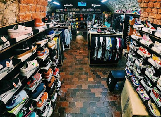 poland/zulawy/shop/underground-skateshop