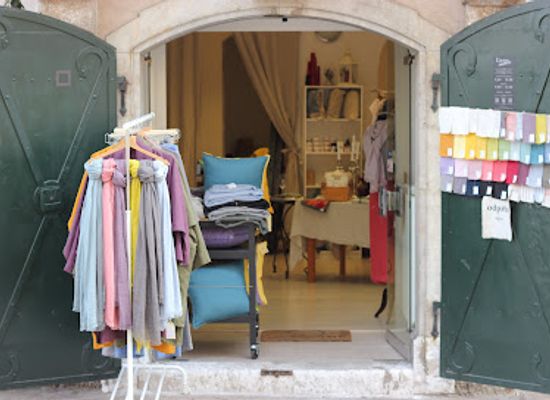 slovenia/skofja-loka/shop/linenfriday