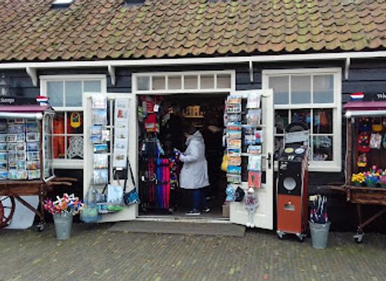 netherlands/zaanstreek/shop/cheese-farm-catharina-hoeve-by-henri-willig