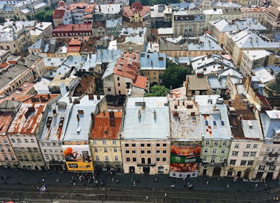 ukraine/lviv/stryiskyi-park/shop/market-square