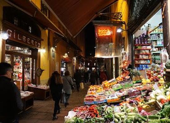 italy/emilia-romagna/shop/via-drapperie