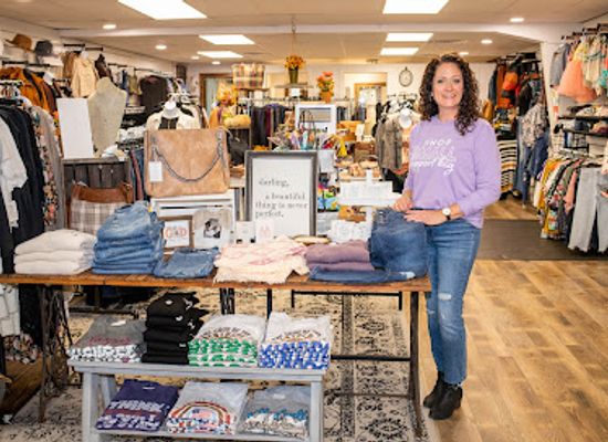 north-dakota/lake-sakakawea/shop/hidden-treasure-boutique