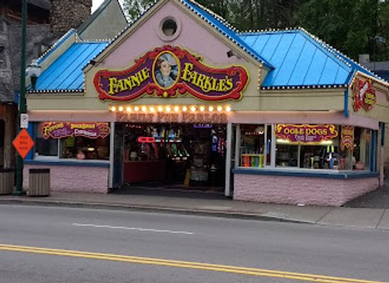 tennessee/dollywood/shop/the-village-shops