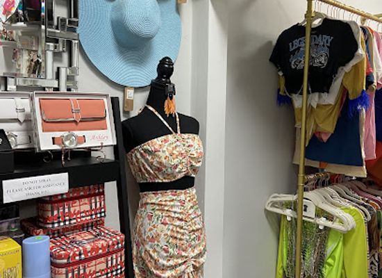 the-bahamas/freeport/shop/laced-with-saint-boutique