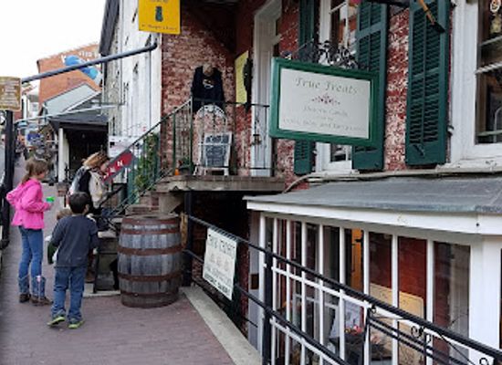 west-virginia/harpers-ferry-national-historical-park/shop/true-treats-historic-candy
