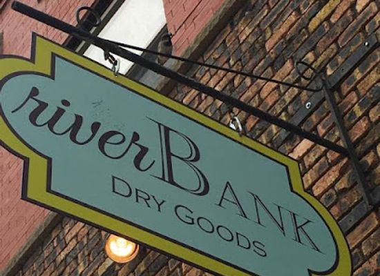 wisconsin/great-river-road/shop/riverbank-dry-goods