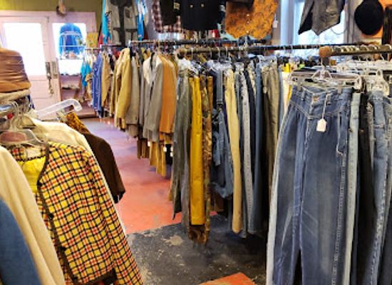 indiana/bloomington/shop/cherry-canary-vintage-clothing