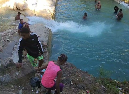 jamaica/yallahs-valley/shop/bridge-end-shop