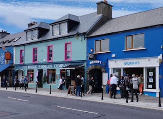 ireland/slea-head-drive/shop/the-dingle-woollen-company-gift-knitwear-shop