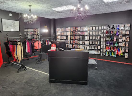 texas/mckinney-falls-state-park/shop/le-rouge-boutique