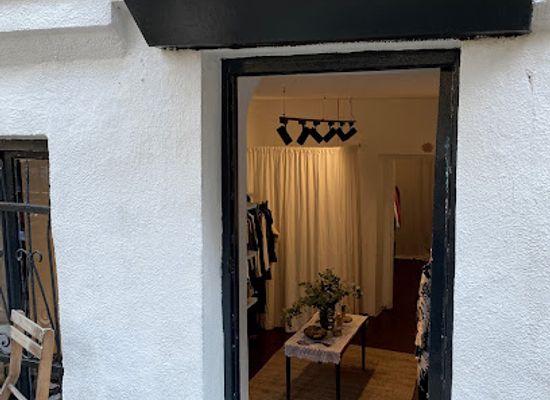 georgia/khevsureti/shop/raise-vintage-shop