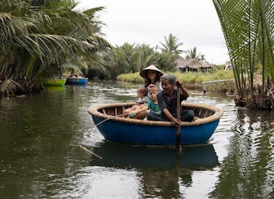 vietnam/hoi-an/shop/trang-coconut-village-local-basket-boats