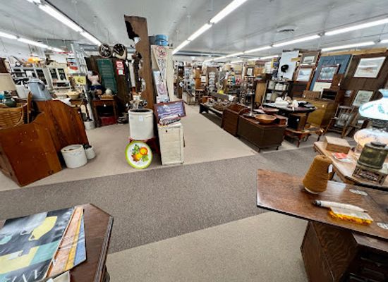 indiana/lafayette/shop/leaping-leopard-antiques
