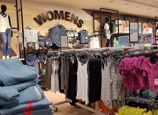 spain/tarragona/shop/primark