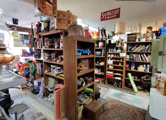 mississippi/the-pontotoc-ridge/shop/antiques-off-the-square-llc