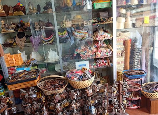 philippines/caraga/shop/madyaw-kadyaw-souvenir-shoppe