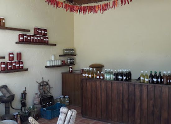lebanon/anjar/shop/captain-s-mooneh