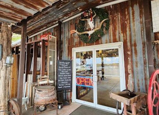 texas/blackland-prairie/shop/cedar-chest-mall