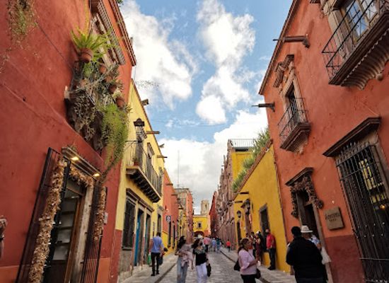 mexico/san-miguel-de-allende/shop/aurea-mexican-concept-boutique
