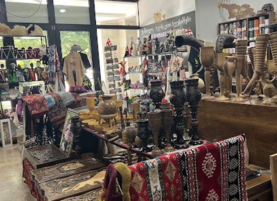 georgia/kutaisi/shop/kartuli-khelnaketi-suvenirebi