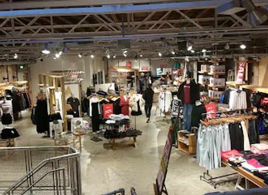 netherlands/utrecht/shop/urban-outfitters