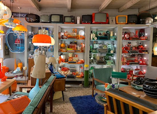 greece/athens/thissio/shop/modernon-retrosexual-vintage-shop