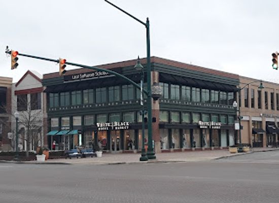 indiana/carmel/shop/white-house-black-market