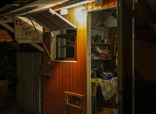 dominica/castle-bruce/shop/mino-s-snackette-boutique