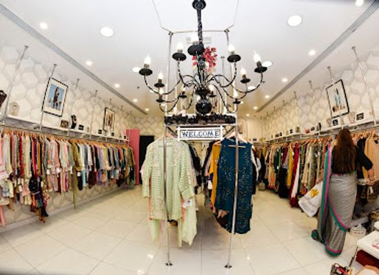 united-arab-emirates/dubai/shop/signature-studio-pakistani-designer-boutique