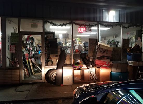 indiana/gary/shop/debbie-s-attic-thrift-shop