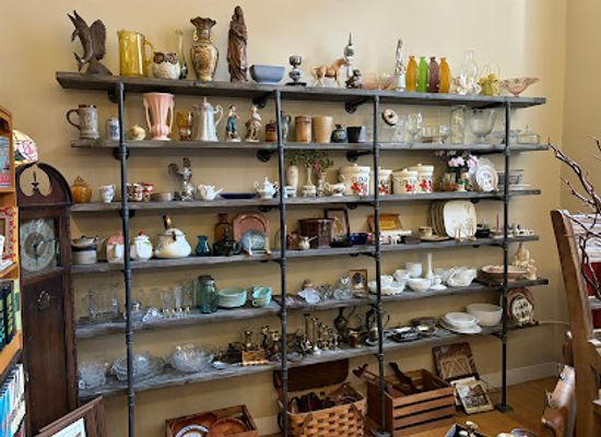 minnesota/saint-paul/lowertown/shop/happy-avocado-antiques