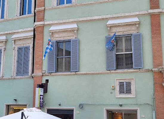 italy/perugia/shop/lungarotti-abbigliamento-perugia