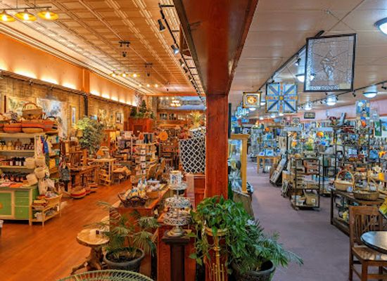 minnesota/lake-superior/shop/two-loons-gallery-and-boutique