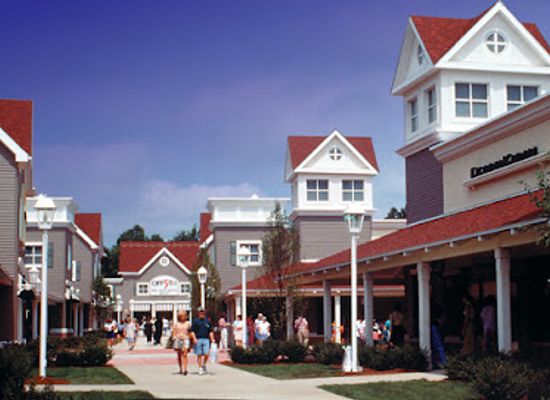 connecticut/hammonasset-beach-state-park/shop/clinton-premium-outlets
