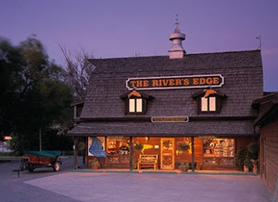 montana/the-missouri-river-country/shop/simms-the-river-s-edge-fly-shop
