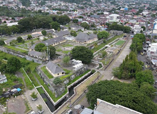 indonesia/north-maluku/shop/fort-oranje