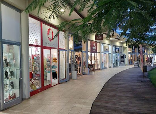 new-caledonia/poya/shop/place-de-la-promenade