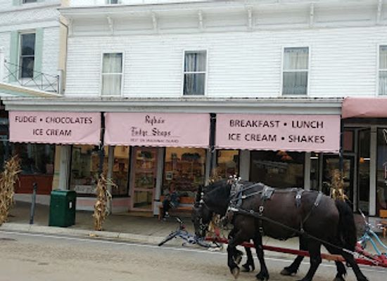 michigan/mackinac-island/shop/ryba-s-fudge-shop-cornerstore