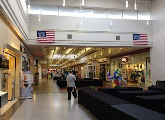 iowa/driftless-area/shop/north-grand-mall