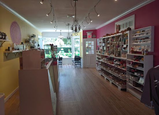 connecticut/middlesex-county/shop/the-chocolate-shell
