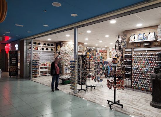spain/costa-del-sol/shop/puerto-marina-shopping